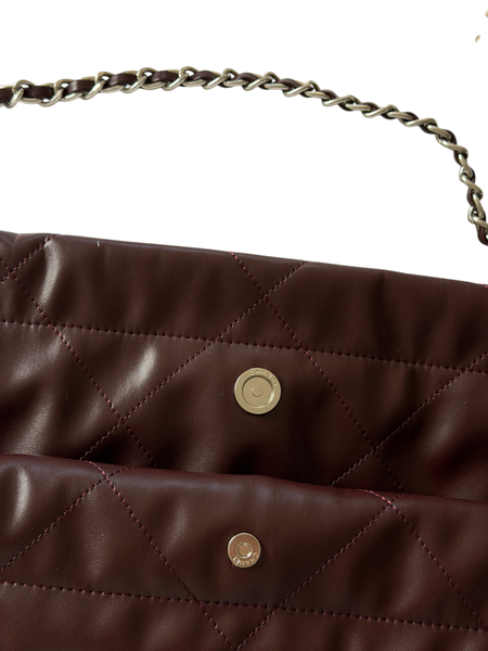 Сумка Chanel 22 Hobo Small Bag in Burgundy Shiny Quilted Calfskin & Silver-Tone Metal 10183 фото