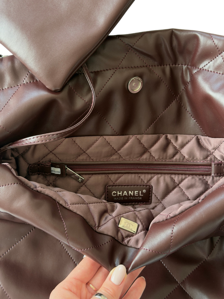 Сумка Chanel 22 Hobo Small Bag in Burgundy Shiny Quilted Calfskin & Silver-Tone Metal 10183 фото