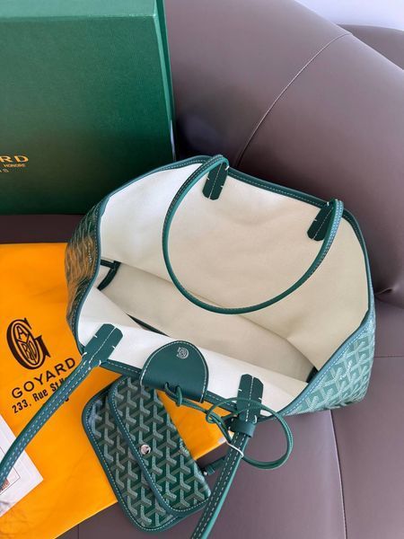 Сумка Goyard Saint Louis PM Tote Bag in Green Coated Canvas 626 фото