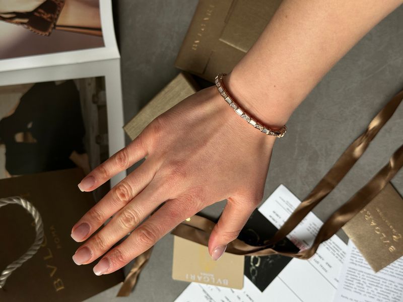 Браслет Bvlgari Serpenti Viper Bracelet 18K Rose Gold with Mother-of-Pearl/Diamonds JW0308 фото