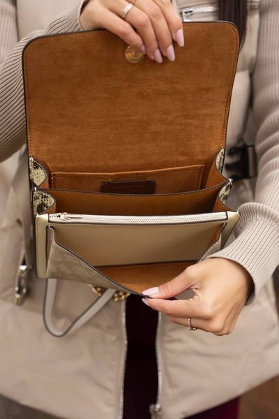 Сумка Coach Mini Klare Crossbody Bag in Blocked Signature Canvas Light Khaki/Chalk/Snake 0301 фото