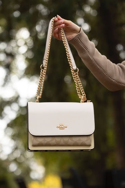 Сумка Coach Mini Klare Crossbody Bag in Blocked Signature Canvas Light Khaki/Chalk/Snake 0301 фото