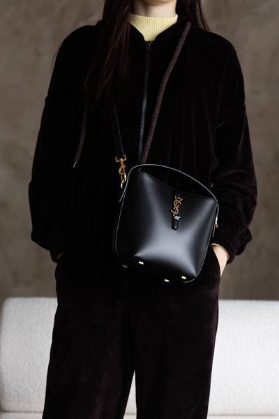 Сумка Saint Laurent Le 37 Small Bucket Bag in Black Shiny Leather 0608 фото