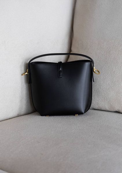 Сумка Saint Laurent Le 37 Small Bucket Bag in Black Shiny Leather 0608 фото