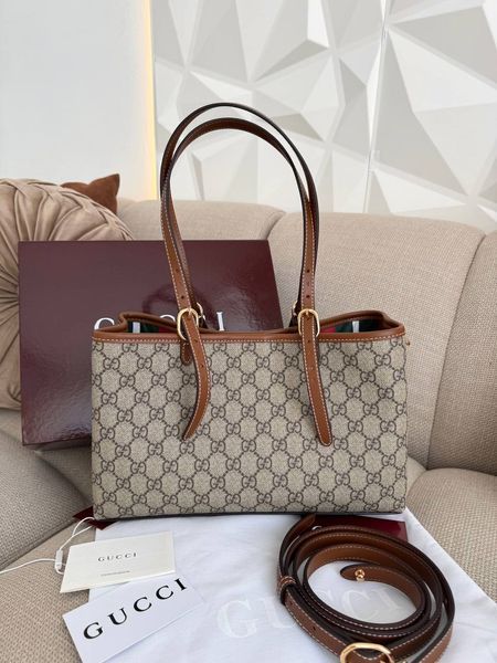 Сумка Gucci GG Emblem Medium Tote Bag Beige and Brown Monogram Coated Canvas 595 фото