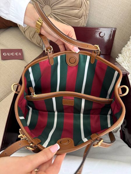 Сумка Gucci GG Emblem Medium Tote Bag Beige and Brown Monogram Coated Canvas 595 фото