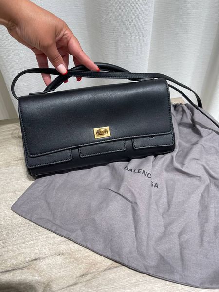 Cумка Balenciaga Bel Air Small Clutch in Black Smooth Calfskin/Aged-Gold Hardware 501 фото