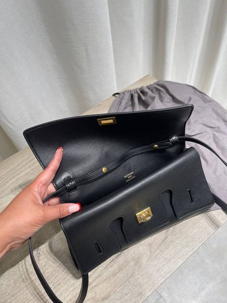 Cумка Balenciaga Bel Air Small Clutch in Black Smooth Calfskin/Aged-Gold Hardware 501 фото