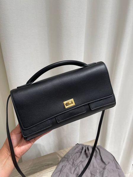 Cумка Balenciaga Bel Air Small Clutch in Black Smooth Calfskin/Aged-Gold Hardware 501 фото