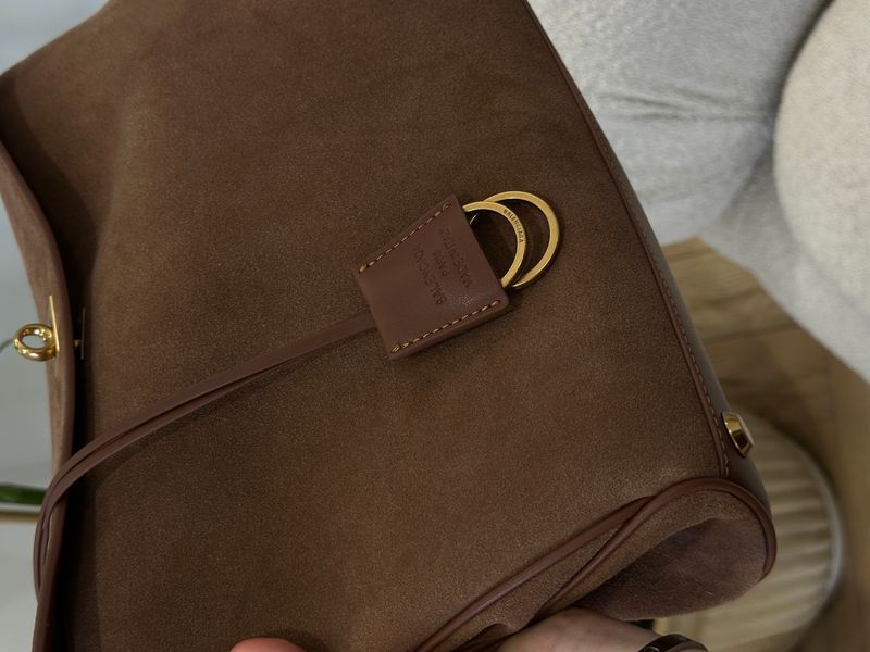 Cумка Balenciaga Rodeo Handbag Medium in Camel Suede and Smooth Calfskin/Aged-Gold Hardware 99753 фото