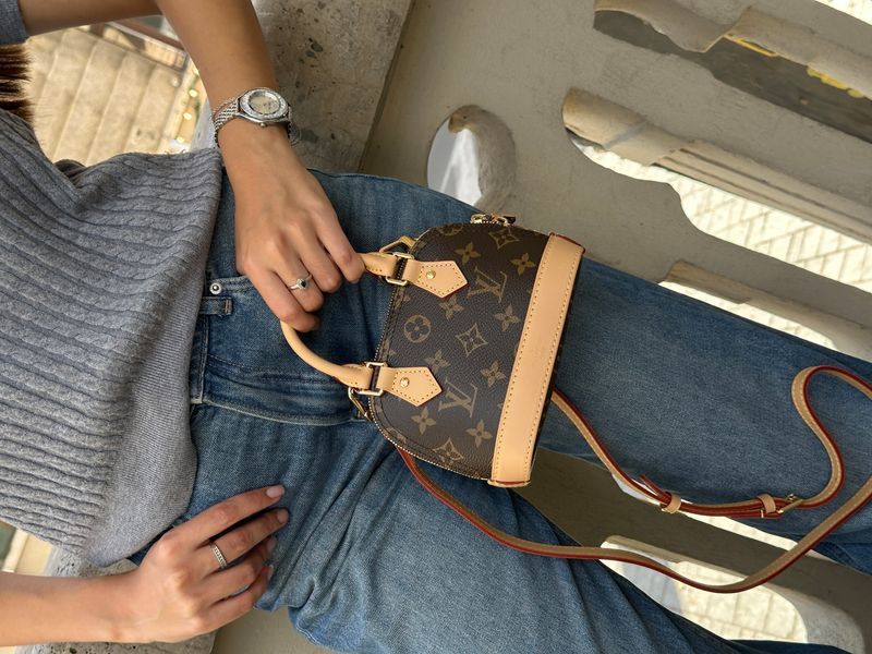 Сумка Louis Vuitton Nano Alma Bag in Monogram Coated Canvas 494 фото