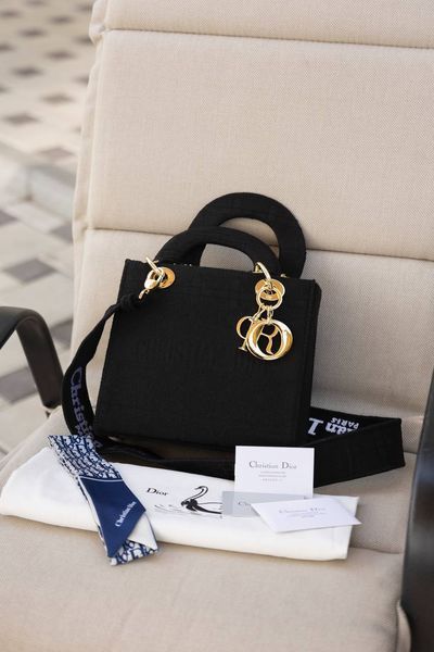 Сумка Dior Medium Lady D-Lite Bag in Black Cannage Embroidery Canvas/Gold Hardware 0391 фото
