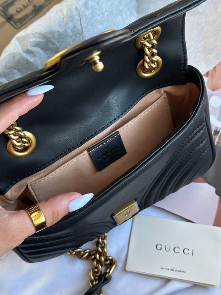 Сумка Gucci Marmont Small Shoulder Bag in Black Matelass&eacute; Chevron Leather/Gold-Toned Hardware 99160 фото