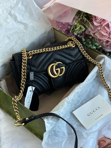 Сумка Gucci Marmont Small Shoulder Bag in Black Matelass&eacute; Chevron Leather/Gold-Toned Hardware 99160 фото