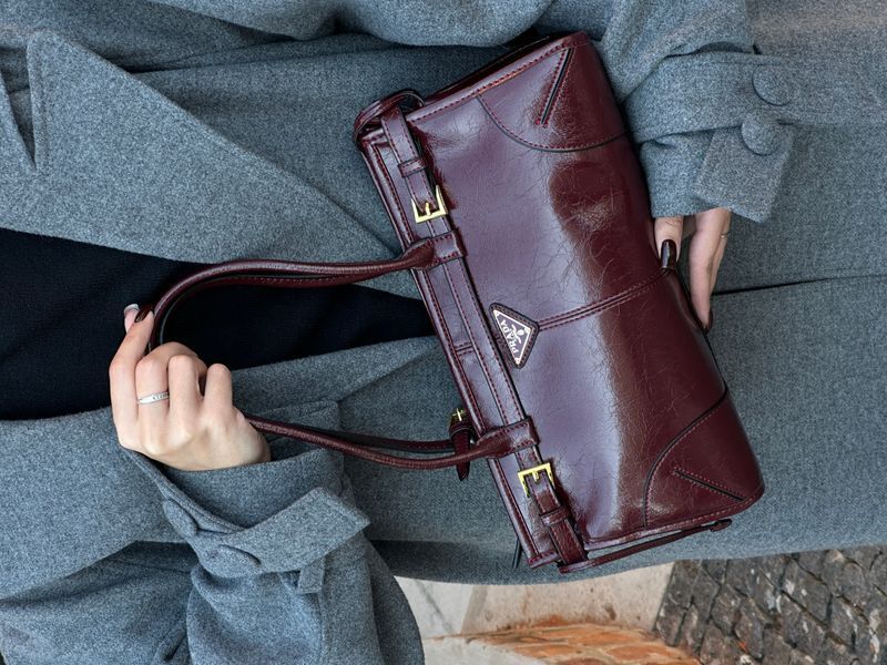 Сумка Prada Bonnie Medium Leather Handbag in Burgundy 00116 фото