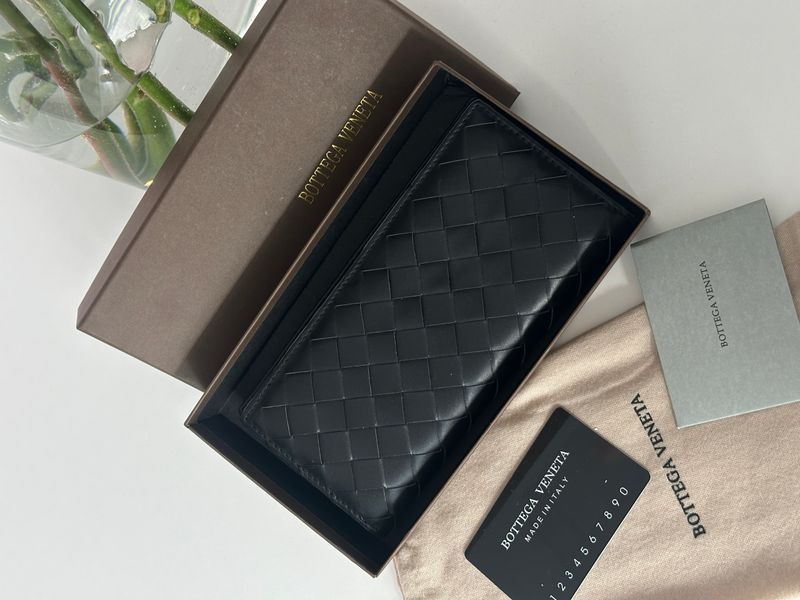 Кошелек Bottega Veneta Intrecciato Bi-Fold Wallet Large Black 88197 фото