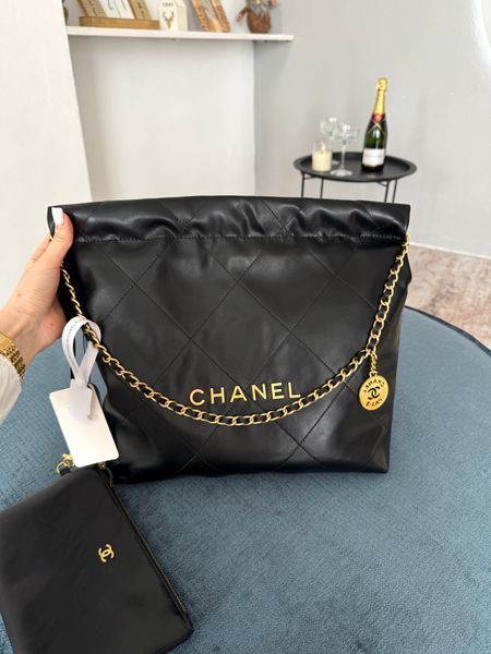 Сумка Chanel 22 Small Hobo Bag in Black Shiny Quilted Calfskin & Gold-Tone Metal 10183 фото