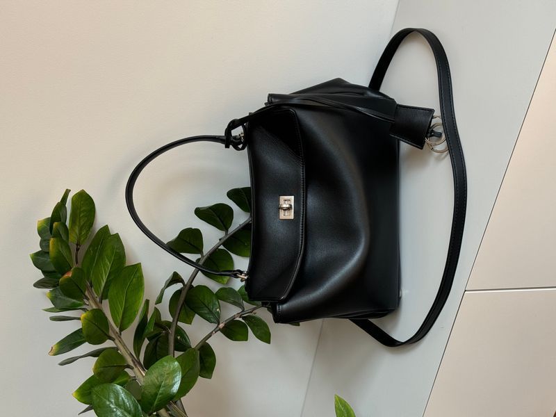 Сумка Balenciaga Rodeo Small Handbag in Black Smooth Calfskin/Silver Hardware 593 фото