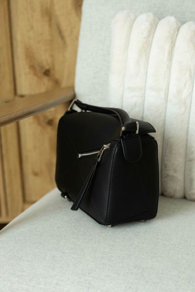 Сумка Loewe Small Puzzle Edge Bag in Classic Calfskin Black/Brass Hardware 416 фото