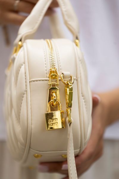 Сумка Miu Miu Arcadie Matelass&eacute; Nappa Small Leather Bag in Chalk 0459 фото