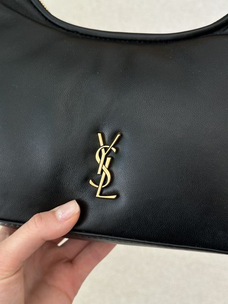 Сумка Saint Laurent Calypso Hobo Bag in Black Plunged Lambskin/Gold Hardware 99909 фото