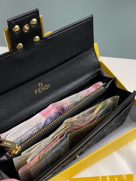 Гаманець Fendi Continental Wallet in Black Leather 88171 фото