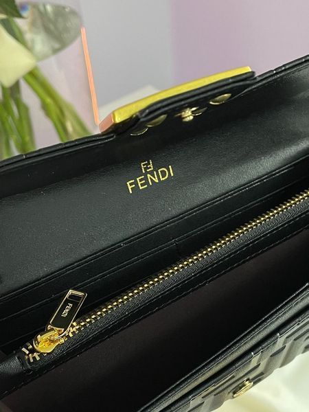 Гаманець Fendi Continental Wallet in Black Leather 88171 фото