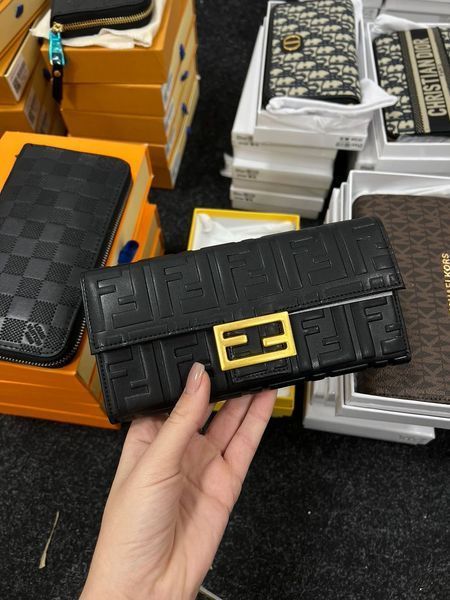Гаманець Fendi Continental Wallet in Black Leather 88171 фото