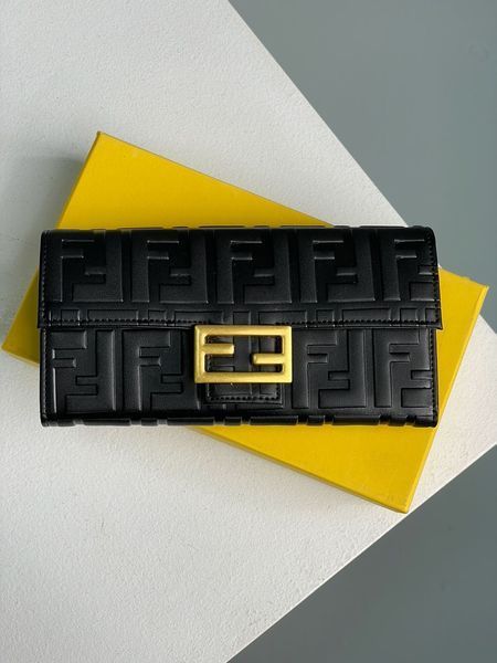 Гаманець Fendi Continental Wallet in Black Leather 88171 фото