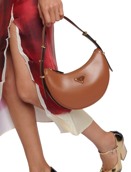 Сумка Prada Arqu&eacute; Large Leather Shoulder Bag in Cognac Calf Leather 0504 фото