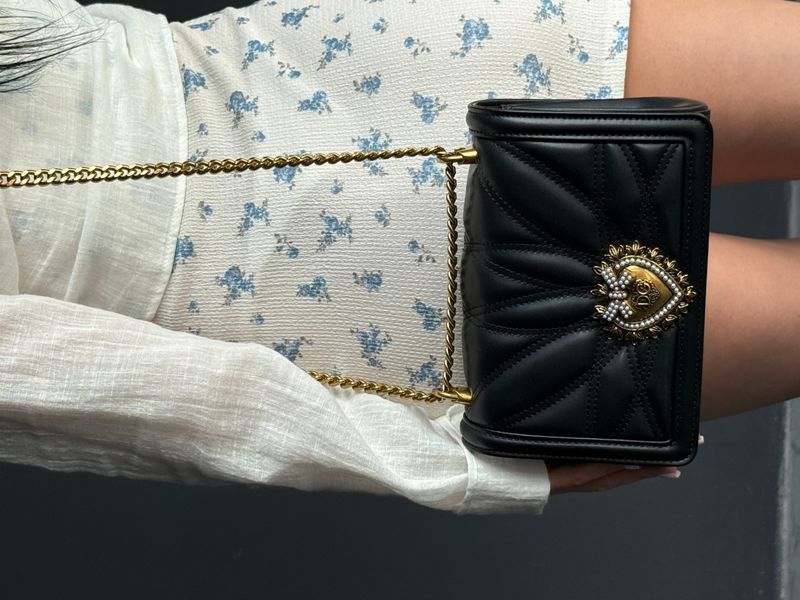 Сумка Dolce & Gabbana Devotion Medium Quilted Shoulder Bag Black 19008 фото