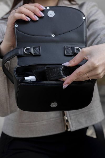 Сумка Diesel 1DR Iconic Shoulder Bag in Black Leather 0327 фото