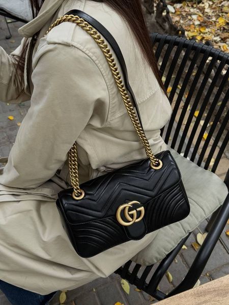 Сумка Gucci Marmont Medium Shoulder Bag in Black Matelass&eacute; Chevron Leather/Gold-Toned Hardware 051121 фото