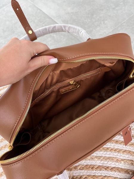 Сумка Miu Miu Beau Tote Bag in Brown Leather 466 фото