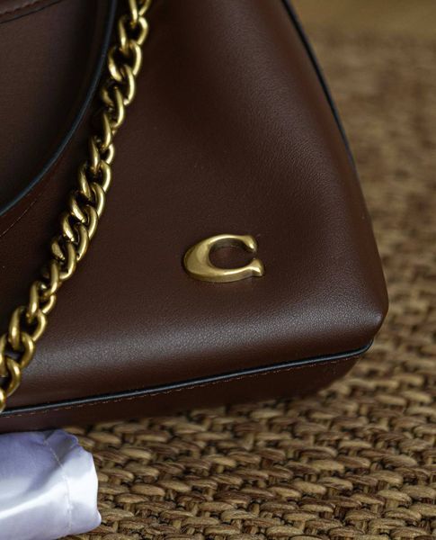 Сумка Coach Juliet Shoulder Bag in Brown Smooth Leather/Brass Hardware 99653 фото
