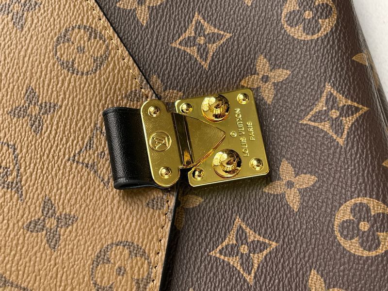 Сумка Louis Vuitton Pochette Metis in Monogram Reverse Coated Canvas 1023 фото