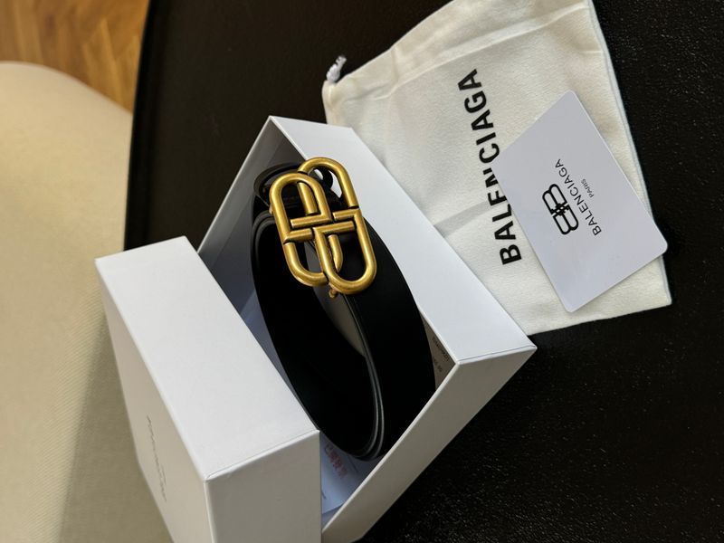 Ремінь Balenciaga Thin Belt in Black Calfskin and Aged-Gold Buckle 66153 фото