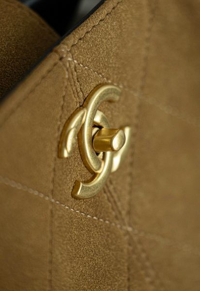 Сумка Chanel Hobo Shopping Tote Bag 35 in Camel Suede/Black Quilted Calfskin/Gold Hardware 596 фото