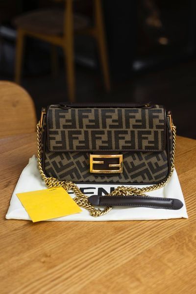 Сумка Fendi Baguette Chain Midi Bag in Brown FF Jacquard 0336 фото