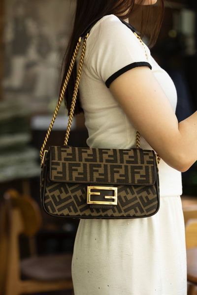 Сумка Fendi Baguette Chain Midi Bag in Brown FF Jacquard 0336 фото