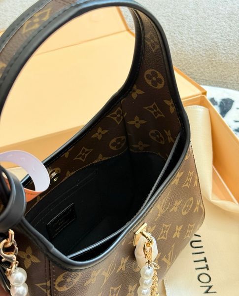 Cумка Louis Vuitton The Drop PM in Brown Monogram Coated Canvas 07039 фото