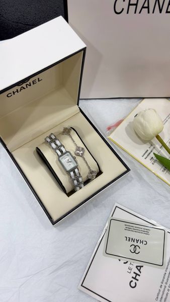 Годинник Chanel Premi&egrave;re &Eacute;dition Originale Watch Steel and White Leather/White Dial + Браслет Van Cleef & Arpels Bracelet Vintage Alhambra 5 Motifs 18K White Gold 6128 фото