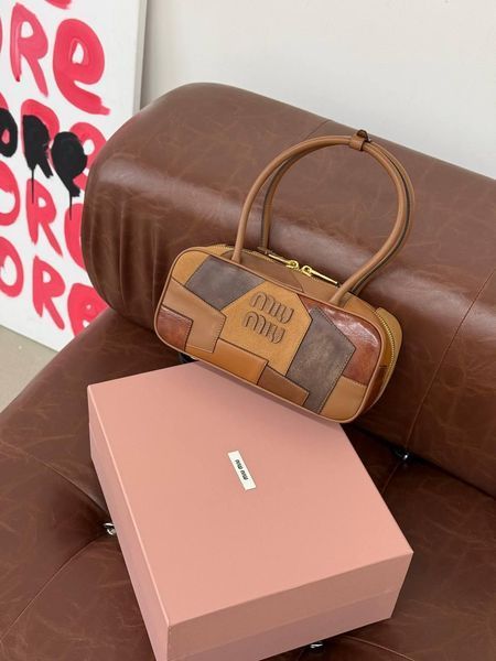 Брендова жіноча сумка Miu Miu Beau Leather Patchwork Bag in Cognac 446 фото