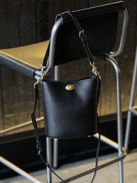 Сумка Coach Willow Soft Bucket Bag Black/Gold 99714 фото