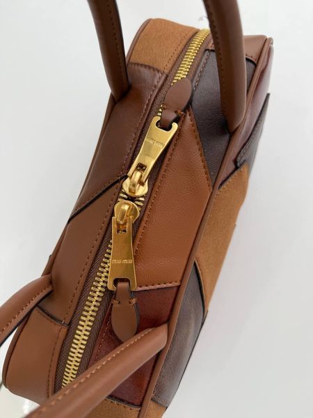 Брендова жіноча сумка Miu Miu Beau Leather Patchwork Bag in Cognac 446 фото