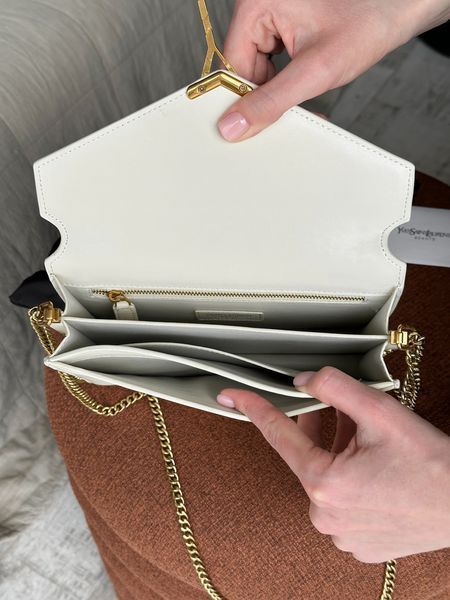 Сумка Saint Laurent Cassandra Monogram Shoulder Bag in White Leather 0379 фото