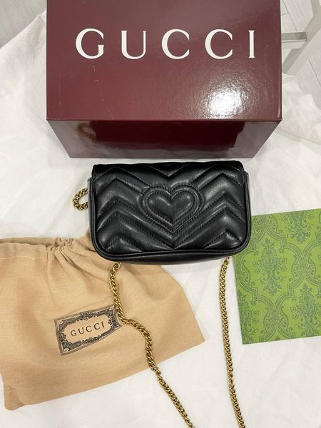 Сумка Gucci Marmont Super Mini Shoulder Bag in Black Matelass&eacute; Chevron Leather/Gold-Toned Hardware 0611251 фото