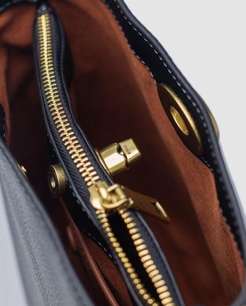 Сумка Coach Willow Soft Bucket Bag Black/Gold 99714 фото