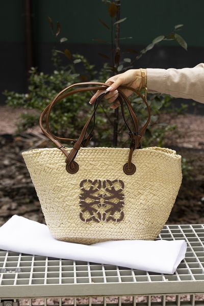 Соломенная сумка Loewe Medium Anagram Raffia Basket Bag Natural/Tan 97544 фото