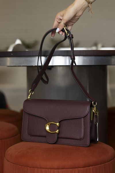 Сумка Coach Tabby Shoulder Bag 26 in Polished Pebbled Leather Merlot/Brass Hardware 0534 фото